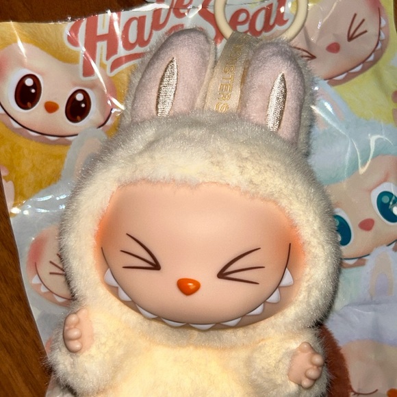 Brand New in (Open) Box Authentic Labubu Have a Seat SiSi - Picture 6 of 15